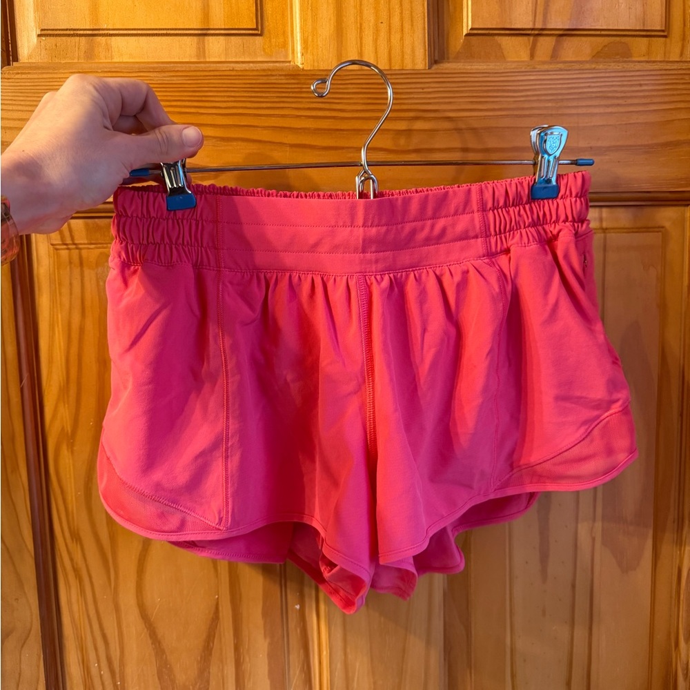 lululemon Hottie Hot Low Rise Short 2.5” in Lipgloss Size 8